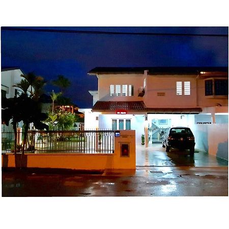 Kb50 Guesthouse Kuantan Esterno foto