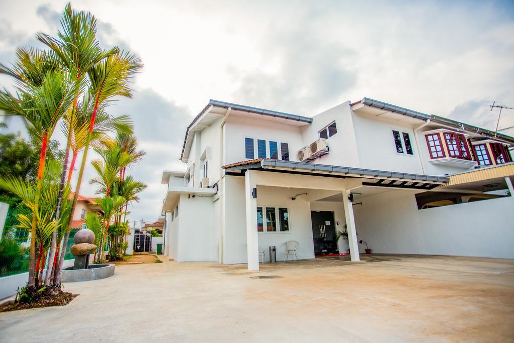Kb50 Guesthouse Kuantan Esterno foto