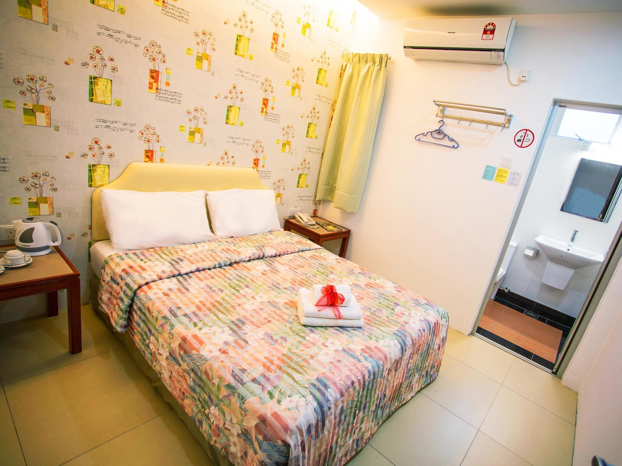 Kb50 Guesthouse Kuantan Esterno foto