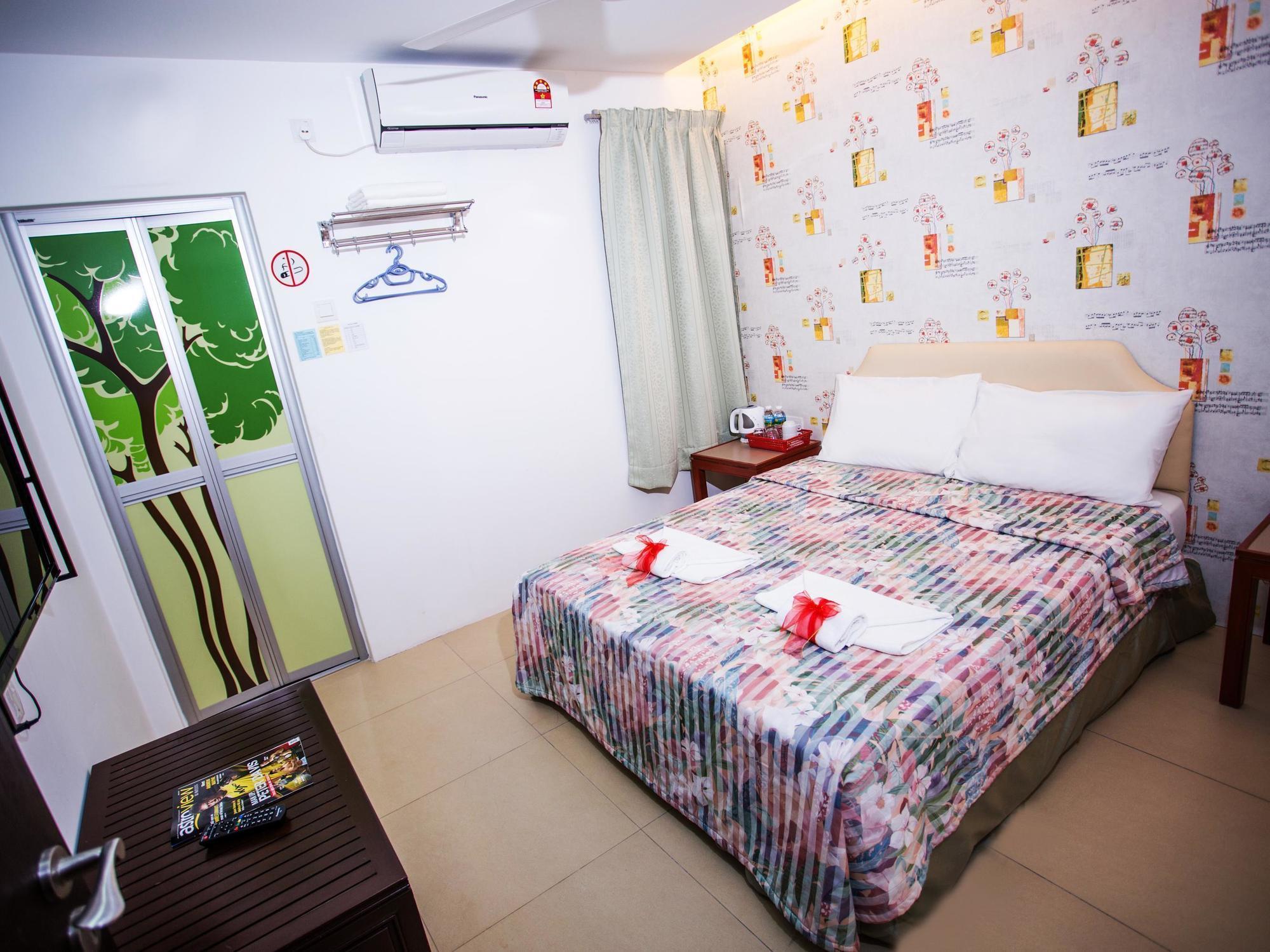 Kb50 Guesthouse Kuantan Esterno foto